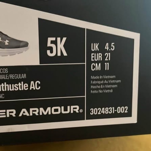 BRAND NEW boy toddler under armour outhustle velcro black shoes size 5 K - Picture 5 of 5